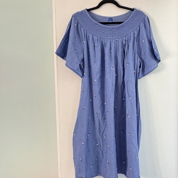 Old Navy Blue Floral Embroidered Smocked Mini Dress Plus Size 2X Boho Pockets - Picture 2 of 10